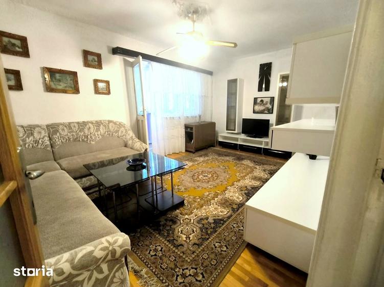 Apartament cu 3 camere decomandat în Tineretului