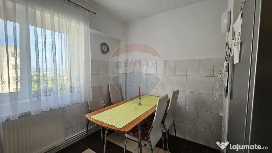 Apartament cu 3 camere decomandat în Burdujeni