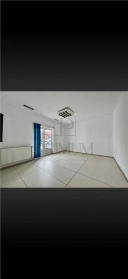 Casă cu 7 camere cu Teren 470 Mp în Central