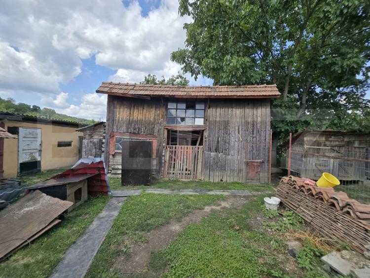 Casă cu 2 camere cu Teren 719 Mp în Chinari