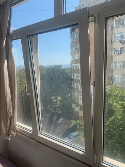 Apartament cu 2 camere semidecomandat, mobilat în Sud