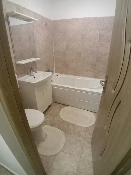 De inchiriat,apt 2 camere,semidecomandat,50 mp,parter inalt,450 euro - 1