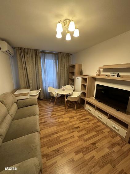 Apartament cu 3 camere decomandat, mobilat în Titan