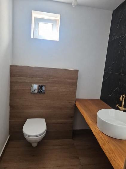 Casă cu 4 camere în Central
