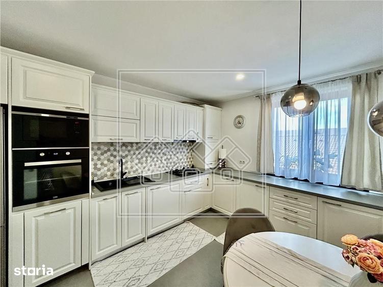 Apartament cu 3 camere decomandat în Șelimbăr