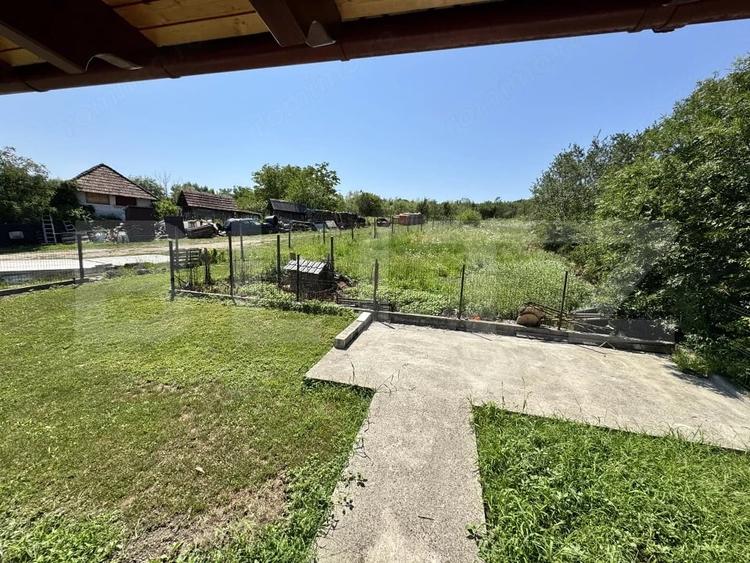 Casă cu Teren 2800 Mp în Guruslău