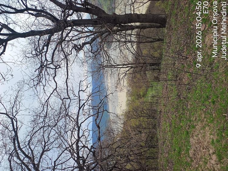 Teren de 18500 mp, în Central