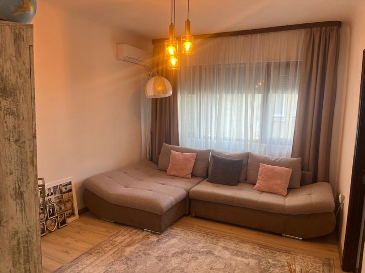 Apartament cu 3 camere circular, mobilat în Unirii