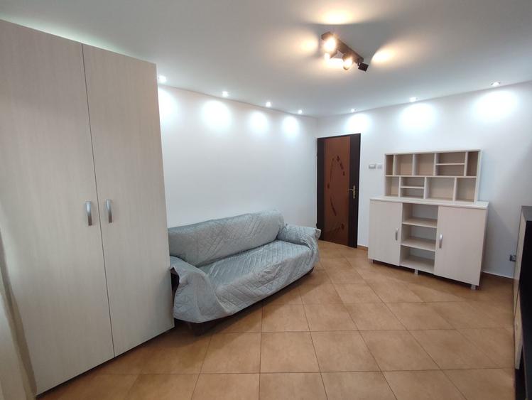 Apartament cu 2 camere decomandat în Nicolina