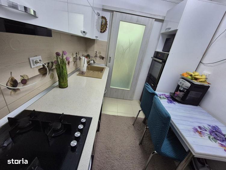 Apartament 3 camere etaj 4 de vanzare Podu Ro?, Aleea Rozelor, - 10