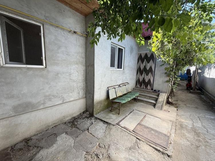 Casă individuală cu 3 camere cu Canalizare în Dorobanți
