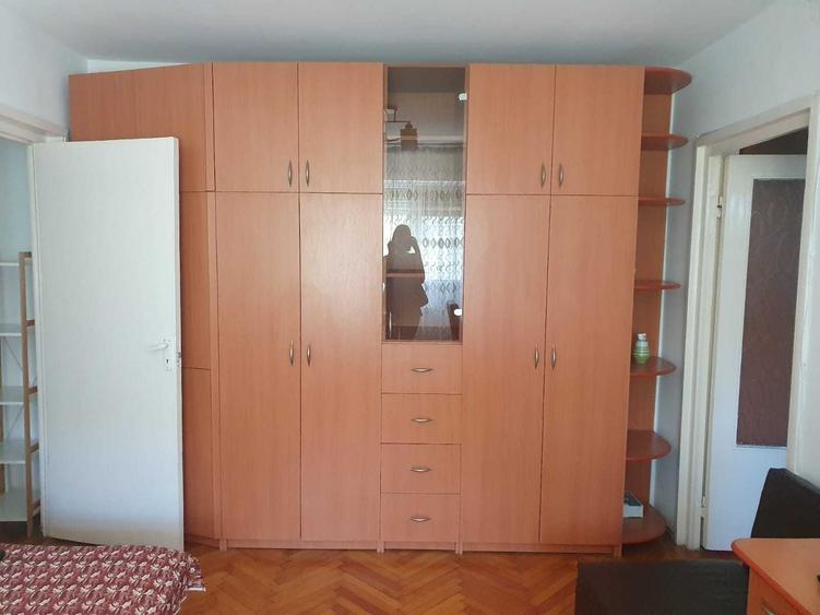Apartament cu 2 camere semidecomandat în Iosia