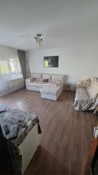 Garsonieră decomandată în Colentina