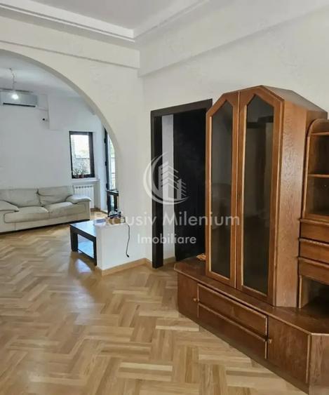 Birou, de 106 mp, în Moșilor