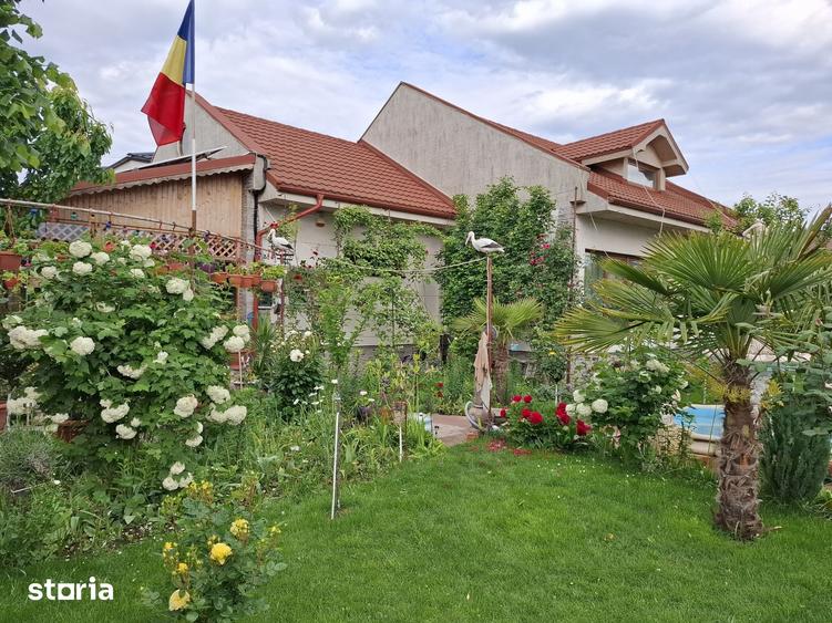 Casă cu 7 camere cu Teren 516 Mp în Cumpăna