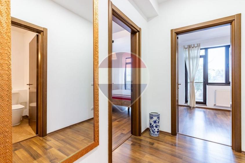 Apartament cu 3 camere semidecomandat, mobilat în Iancu Nicolae