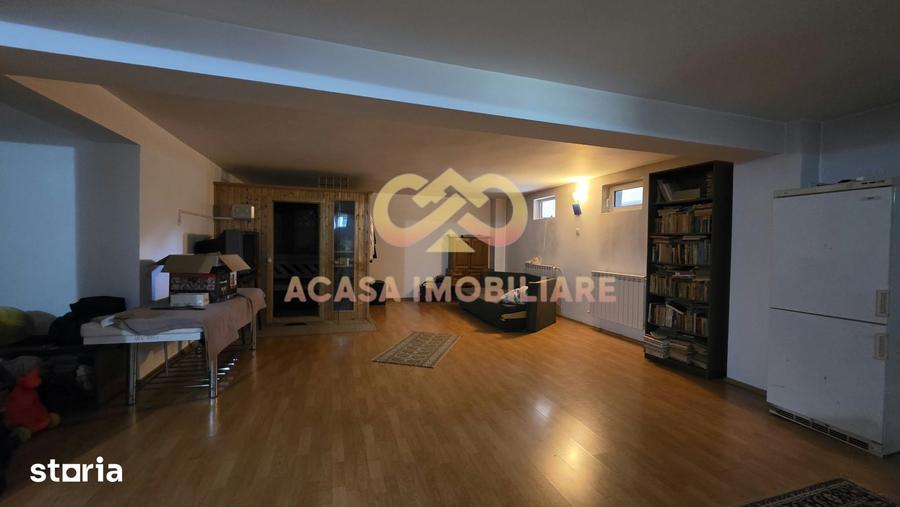 Casă cu 7 camere cu Teren 400 Mp în Tătărași