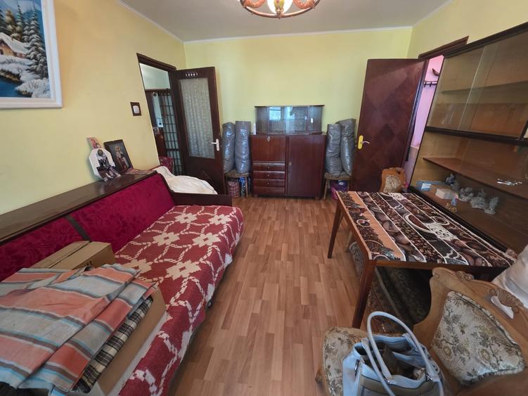 Apartament cu 3 camere în Alexandru cel Bun