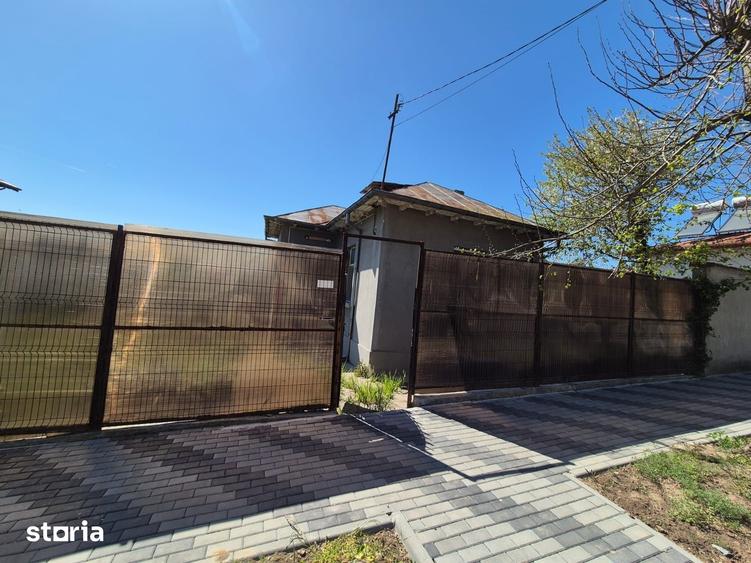 Casă cu 2 camere cu Canalizare în Central