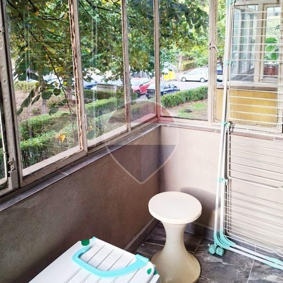 Apartament cu 4 camere decomandat în Nufărul