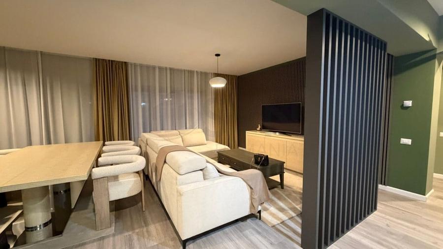 Apartament cu 4 camere decomandat în Pipera