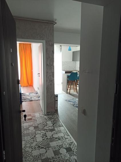Apartament cu 2 camere semidecomandat, mobilat în Nord-Vest