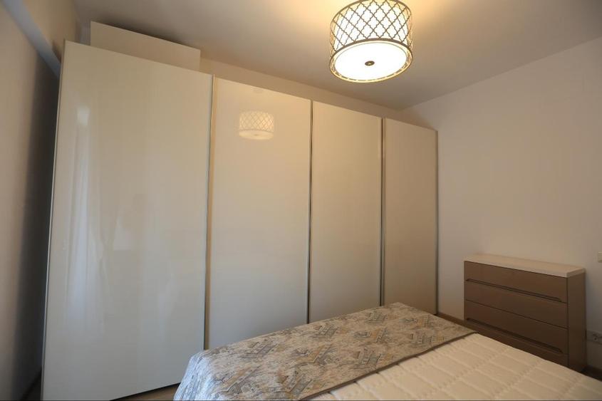 Apartament cu 2 camere semidecomandat, mobilat în Banu Manta