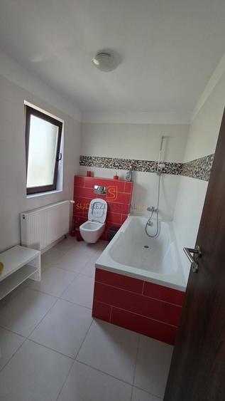 Casă individuală cu 4 camere cu Canalizare în Central