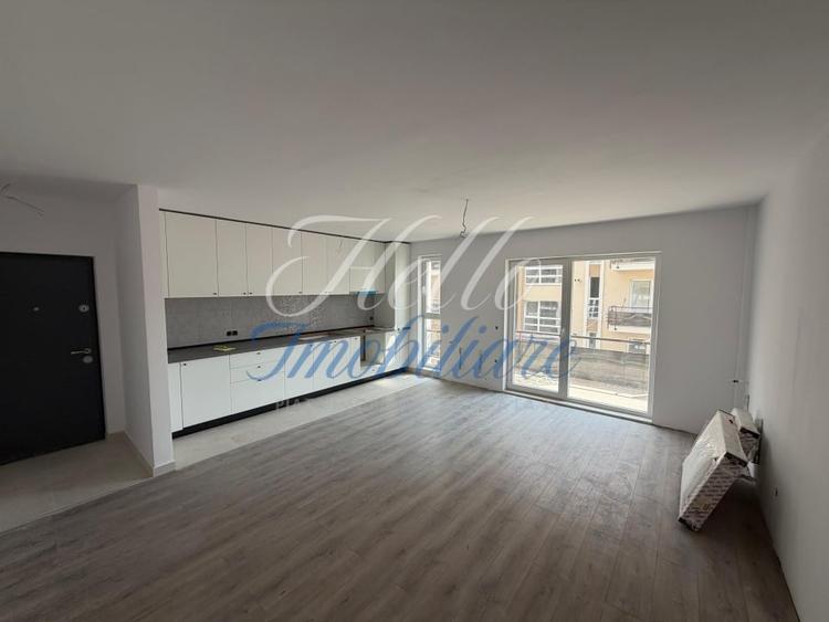 Apartament cu 2 camere semidecomandat, mobilat în Florești
