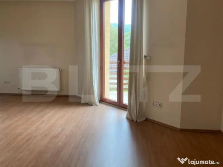 Casă cu 7 camere cu Teren 1200 Mp în Unirea