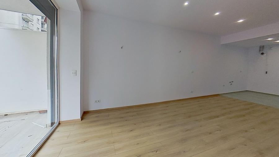 Apartament cu 2 camere semidecomandat în Colentina