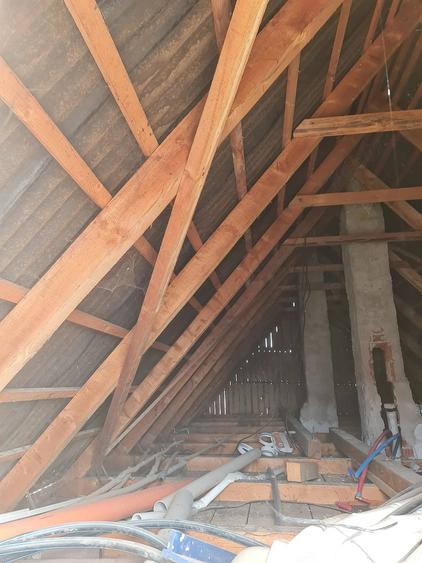 Casă cu 2 camere cu Teren 318 Mp în Central