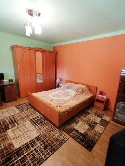 Casă cu 4 camere în Boiu Mare