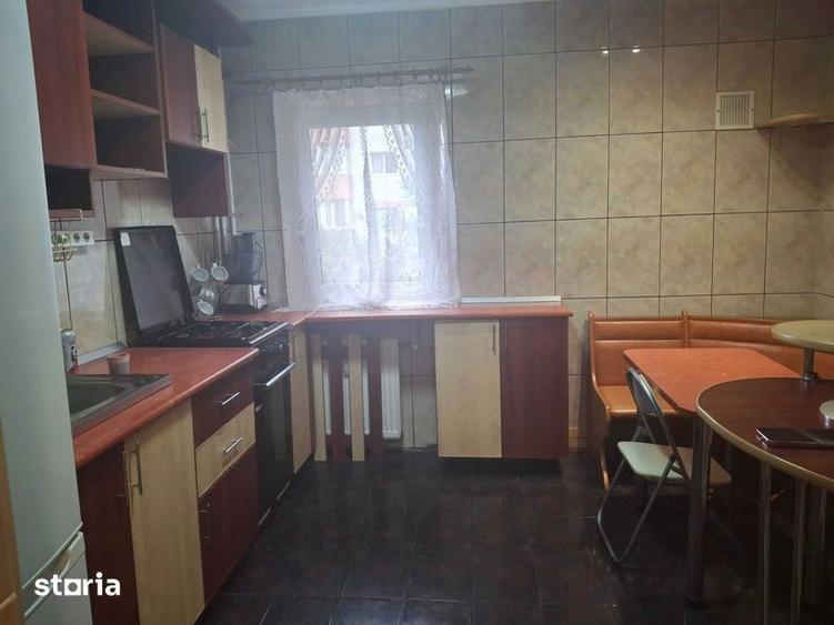 Apartament cu 3 camere decomandat, mobilat în Rahova