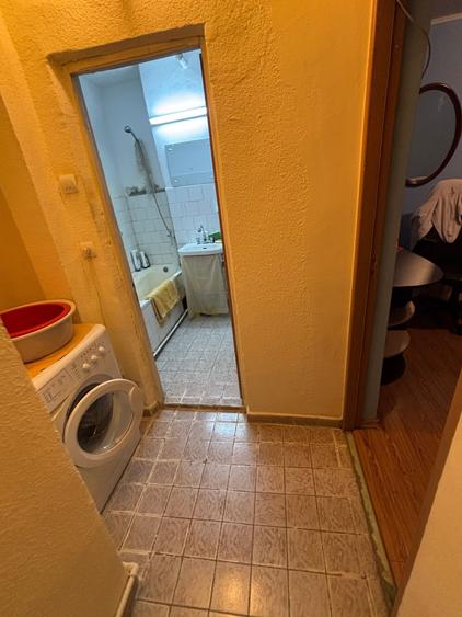 Apartament cu 3 camere semidecomandat în Exterior Vest
