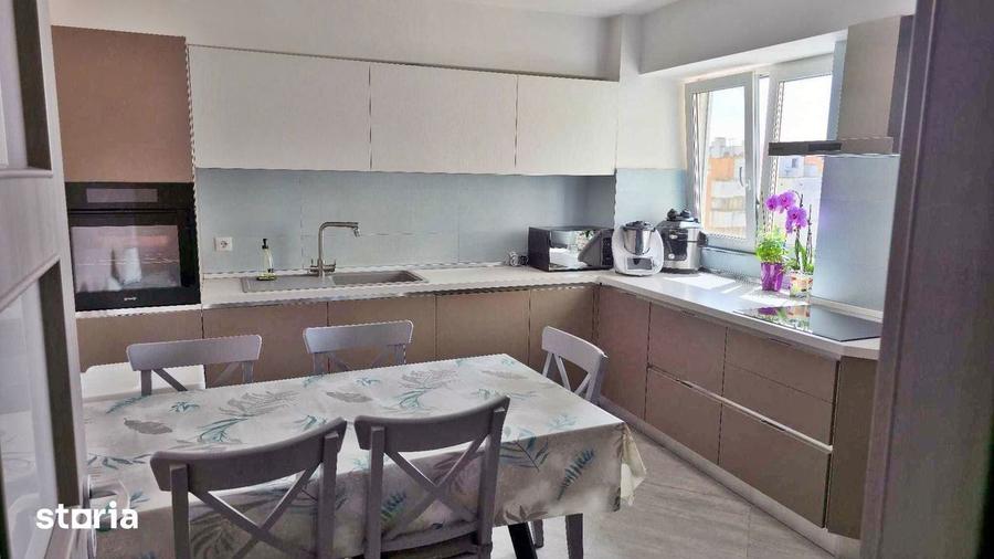 Apartament cu 3 camere decomandat, mobilat în Mărăști