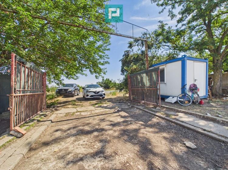 Teren Construcții intravilan de 146866 mp, în Periferie