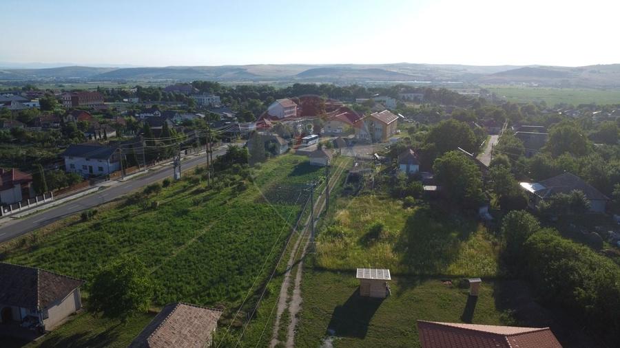 Teren Construcții intravilan de 2263 mp, în Jucu de Sus