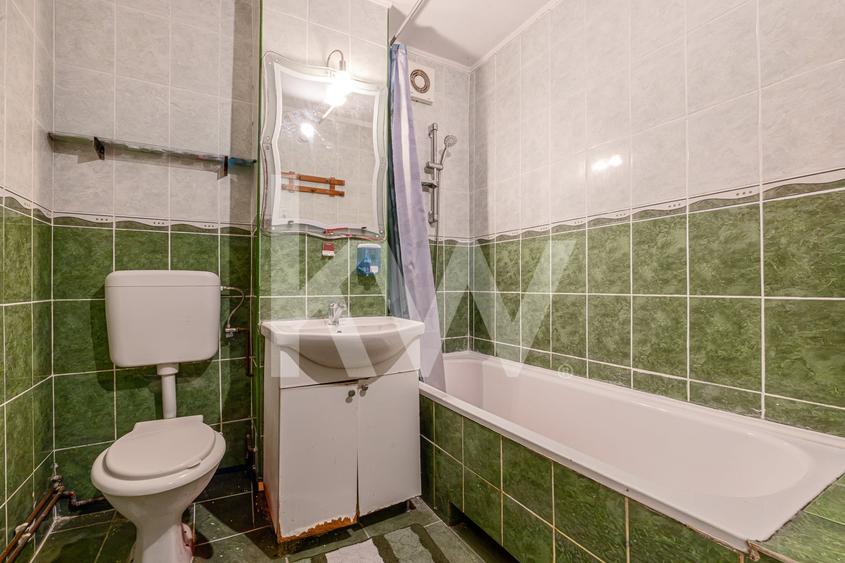 Apartament cu 3 camere semidecomandat în Noua
