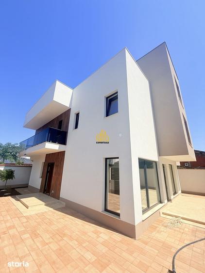 Casă cu 4 camere cu Teren 229 Mp în Central