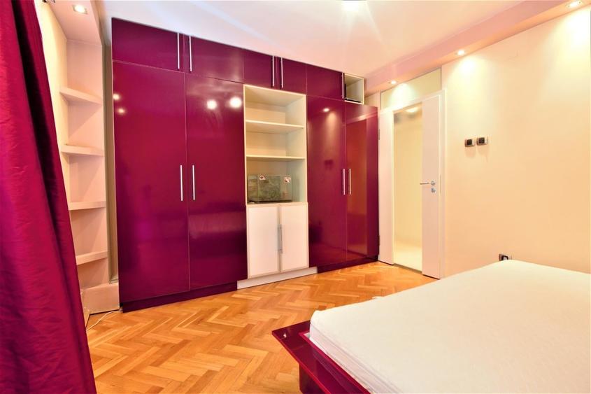 Apartament cu 3 camere decomandat în Girocului