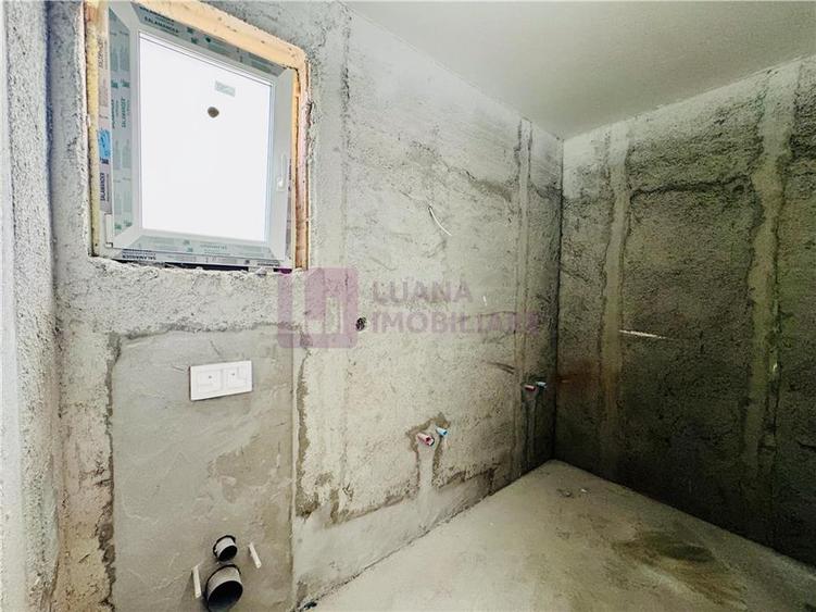 Duplex cu 4 camere cu Canalizare în Central