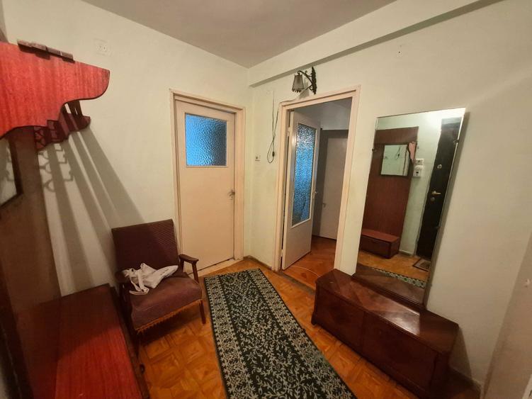 Apartament cu 2 camere decomandat în Exterior Vest