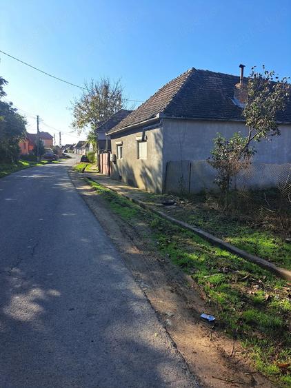Casă cu Teren 200 Mp în Laslău Mare