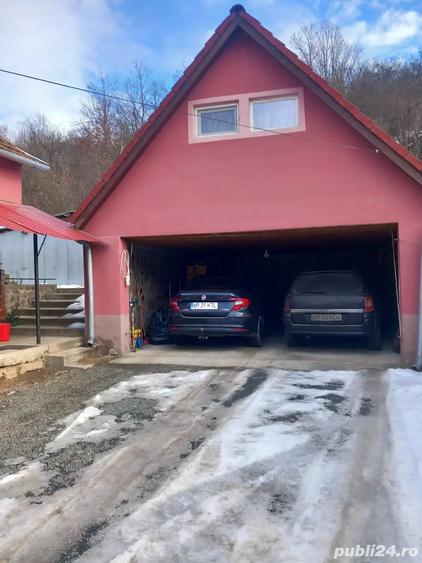 Casă cu 4 camere în Central