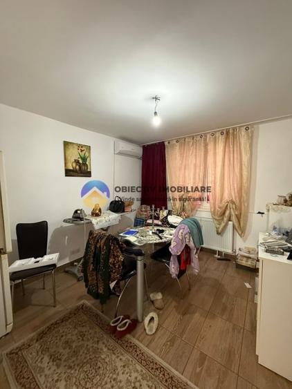 Apartament cu 4 camere semidecomandat în Precista