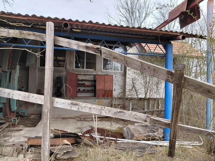 Teren Construcții intravilan de 4272 mp, în Bârsa