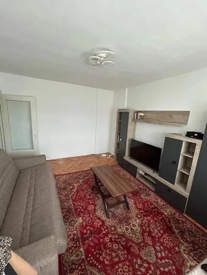Apartament cu 3 camere decomandat în Păcurari
