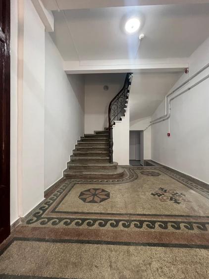 Birou, de 98 mp, în Central