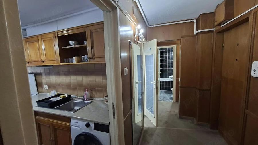 Apartament cu 3 camere decomandat în 7 Noiembrie